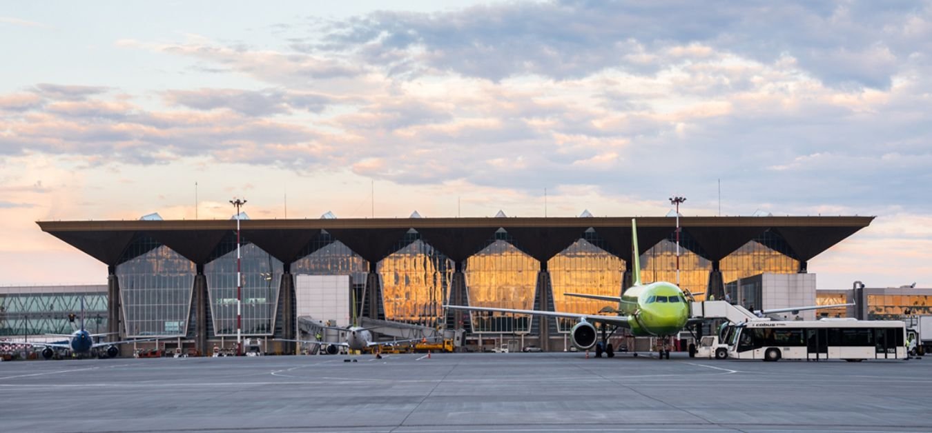 Emirates Airlines LED Terminal – Pulkovo Airport